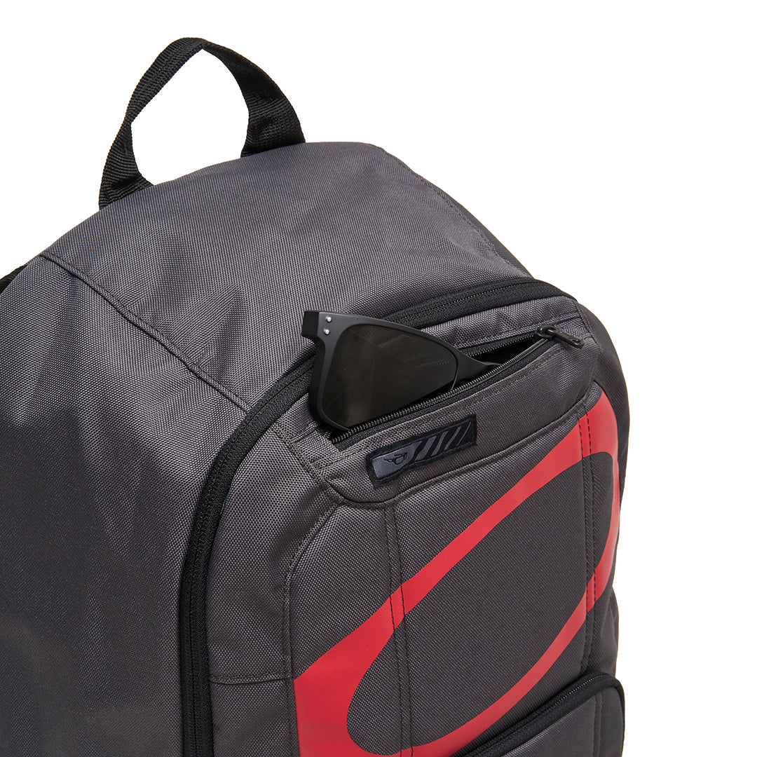 Enduro 3.0 Backpack 25L Oakley top - sunglasses not included